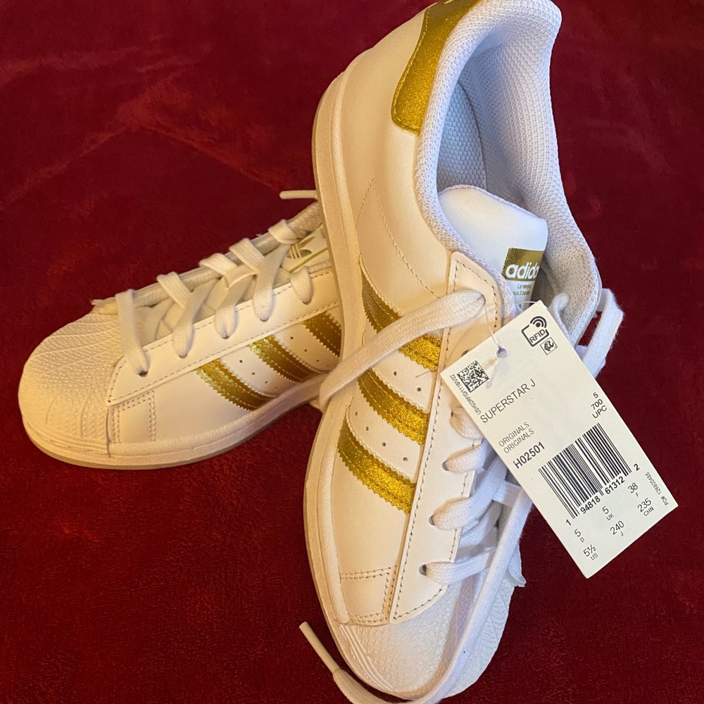 Adidas SUPERSTAR J
5 1/2